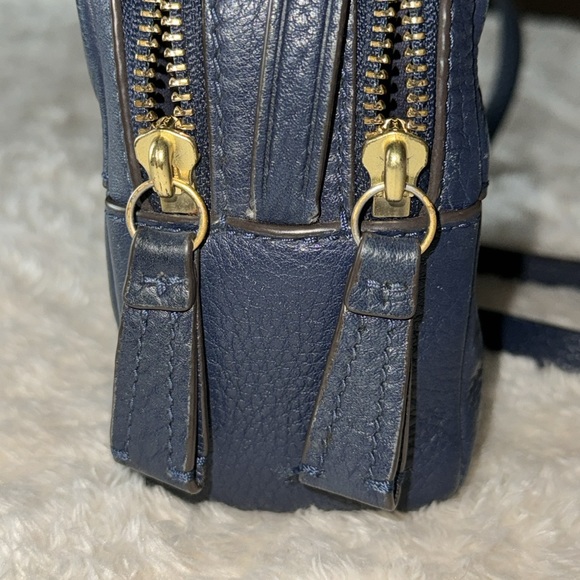 Used Tory Burch Block T Crossbody in Navy - Picture 6 of 17